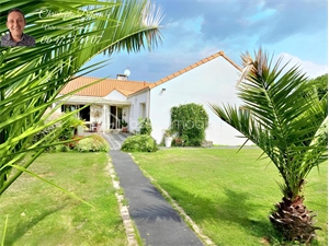 maison traditionnelle à la vente -   85250  CHAVAGNES EN PAILLERS, surface 207 m2 vente maison traditionnelle - UBI476292356
